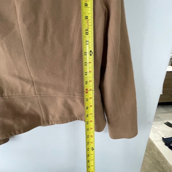 Harve Benard, size 10, camel color wool cashmere nylon blend wide lapel jacket - Picture 6 of 9